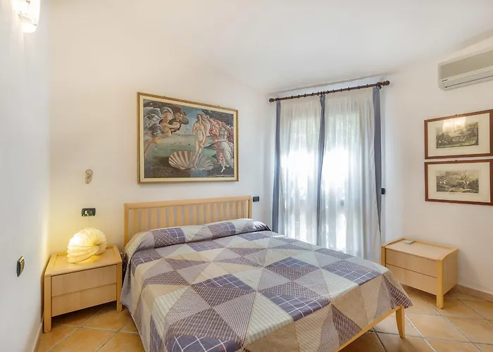 Вилла Corbezzolo Giallo *