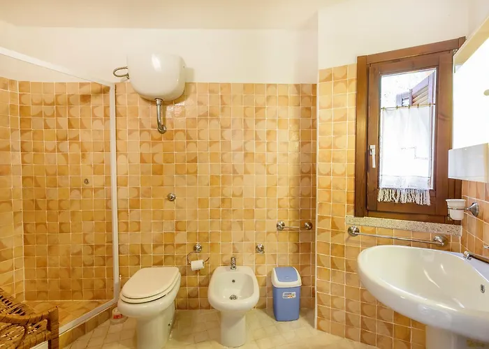 Вилла Corbezzolo Giallo *